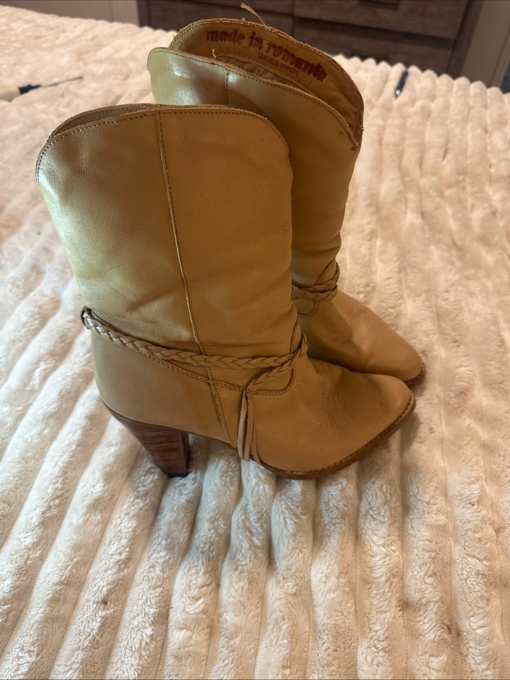 Vintage 70s-80s Boho Leather Campus Boots Shearling Fleece Lined Stacked Heel